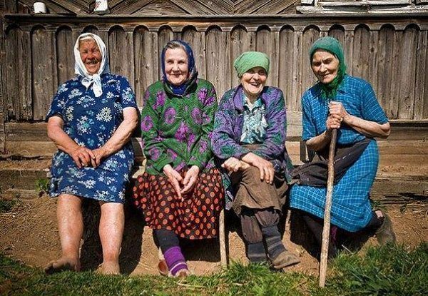 Сельский Интернет! Выйдешь на улицу, они тебе и оценку поставят, и комментарий добавят, и статус ...