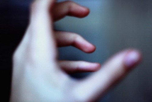 я не люблю, когда смеются надо мной, когда меня подбадривают лживо. я также не люблю, когда чужой ...