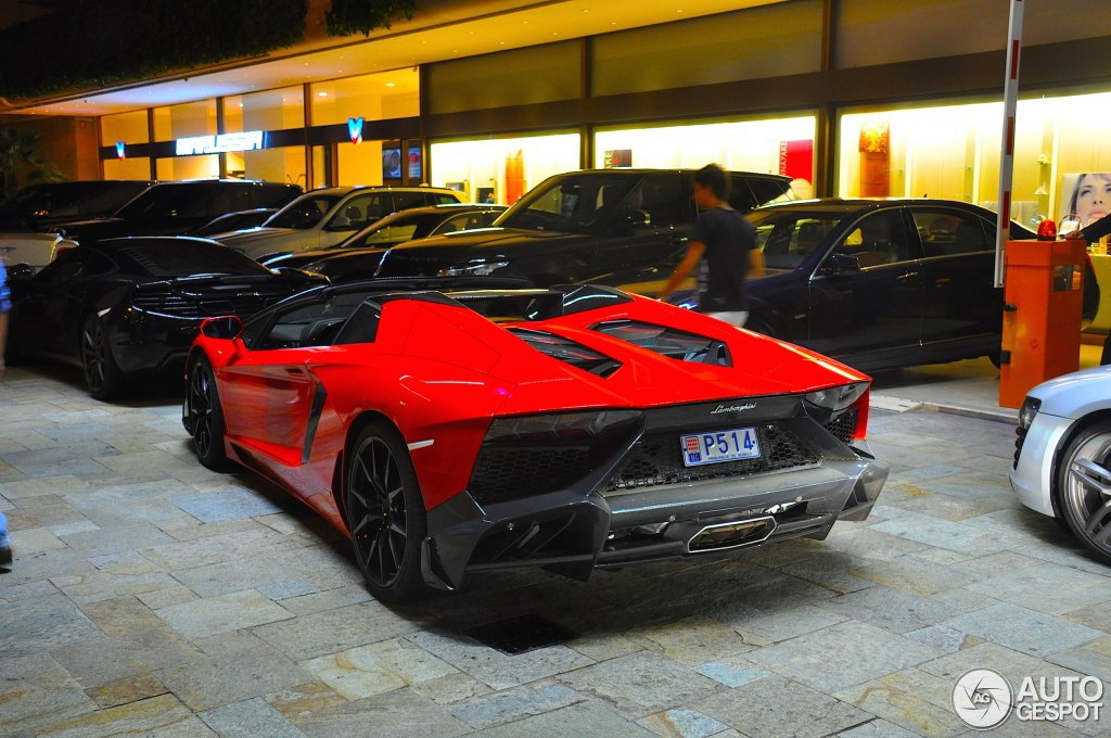 Lamborghini Aventador LP700-4 Roadster MVM Automotive Design - 10