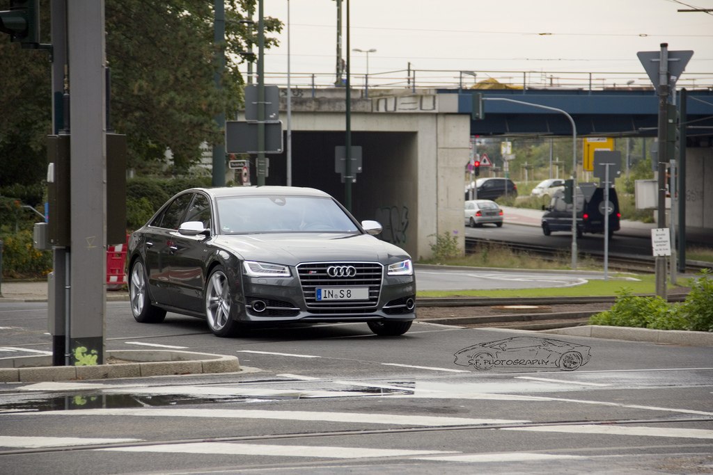 Audi S8 2013