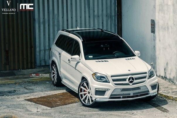 Mercedes-Benz GL 550 AMG Sports Package (X166) on Vellano Wheels. - 2
