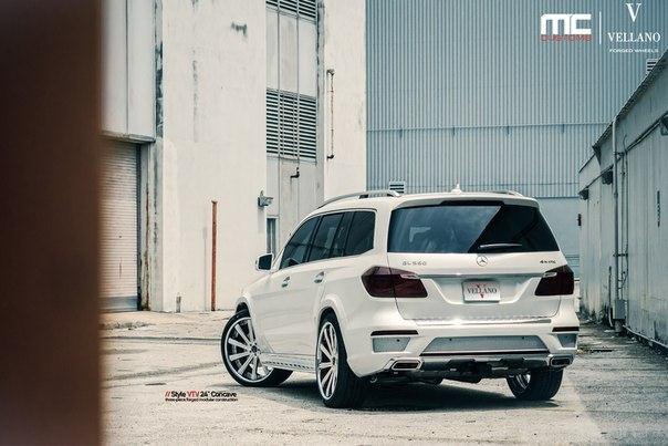 Mercedes-Benz GL 550 AMG Sports Package (X166) on Vellano Wheels. - 4