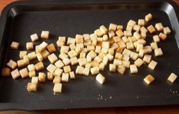 Салат "Цезарь" с курицей.Вам потребуется: небольшого багета – можно вчерашнего3 ст.л. ... - 2