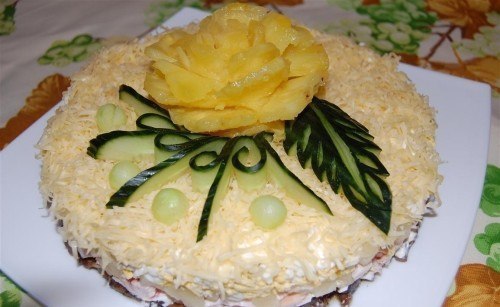 Салаты с копченой курицей: ТОР - 8 рецептов.Копченая курица вкусна сама по себе, ну а разные ... - 7