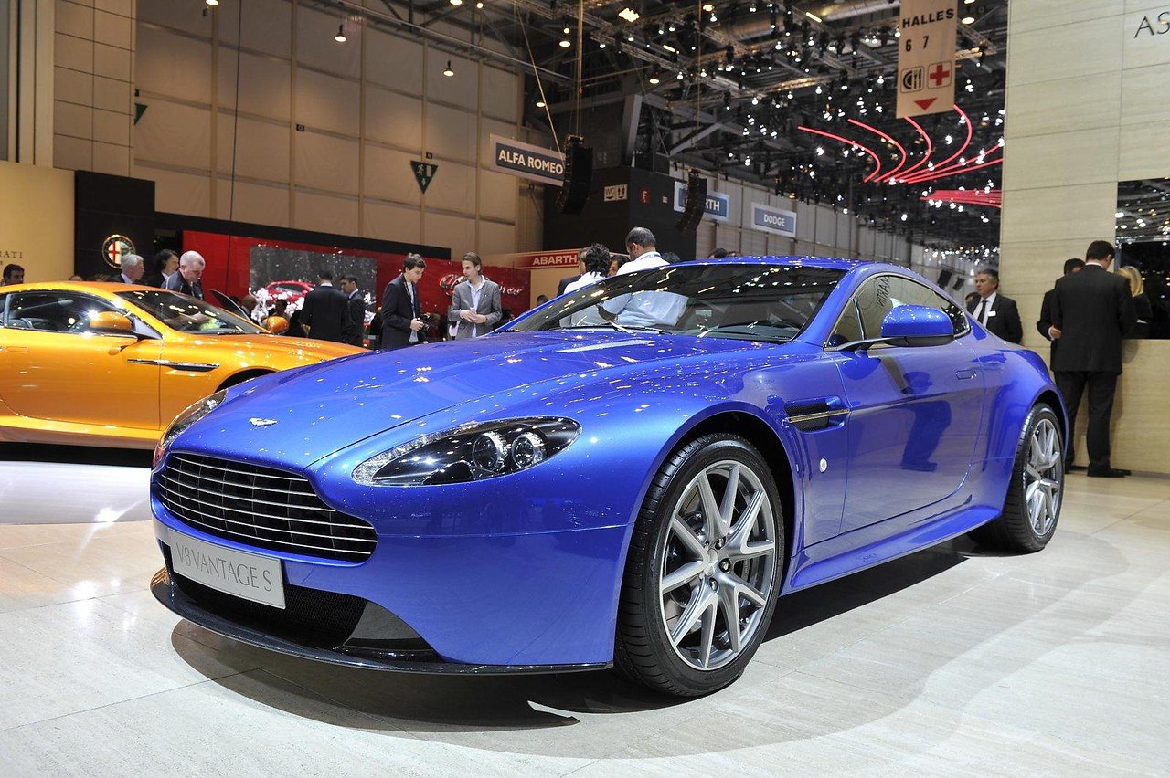 Aston Martin Vantage V8 - 2