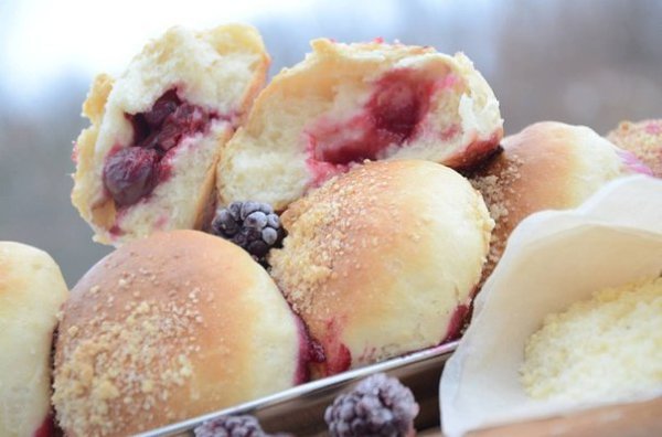 Cherry Rolls - delicious and sinful cherry rolls, you won’t be able to stop at j