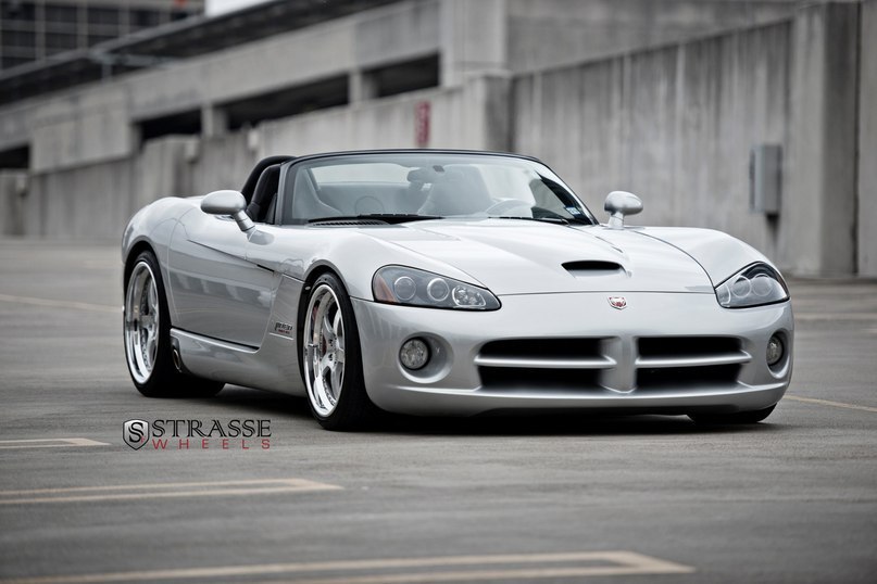 Dodge Viper SRT-10. - 3