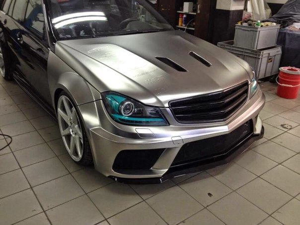 Mercedes-Benz C63 AMG Wagon - 2