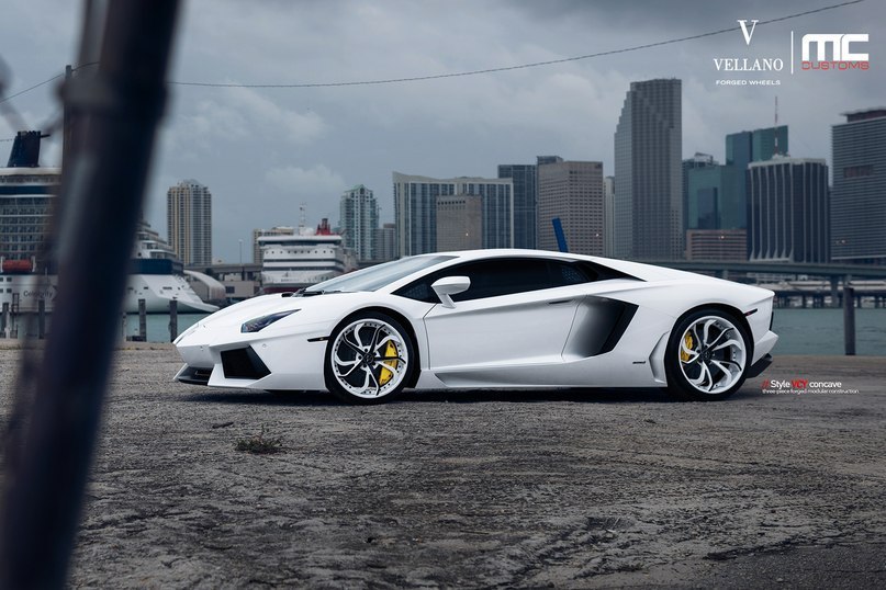 Lamborghini Aventador.