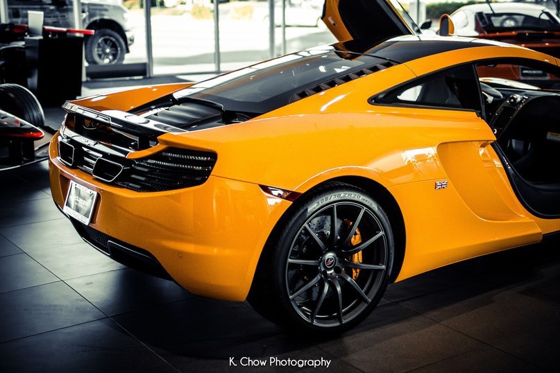 McLaren MP4-12C. - 7