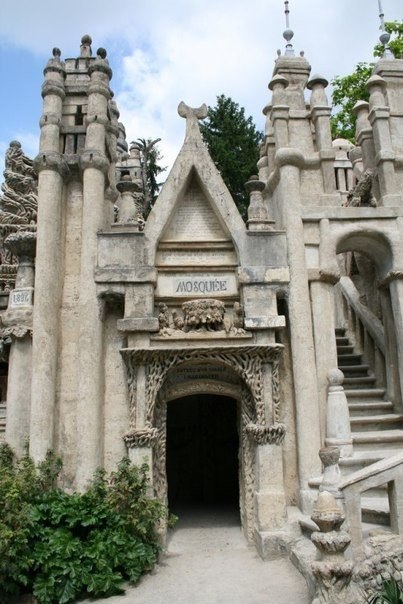    .    (Ferdinand Cheval Palace) ...