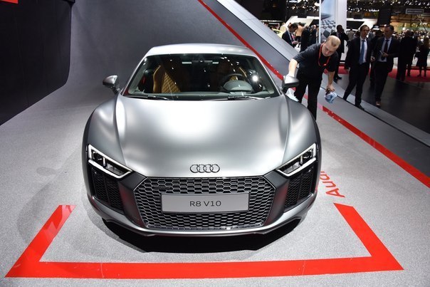 Audi R8