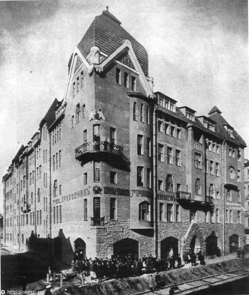 ДОМ С СОВАМИ: ПЕТРОГРАДСКОЕ СРЕДНЕВЕКОВЬЕ.=================================Большой проспект П.С., д. ...