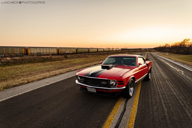 Ford Mustang Mach 1. - 2