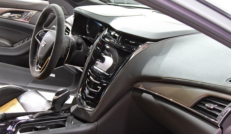 Cadillac CTS-V - 2