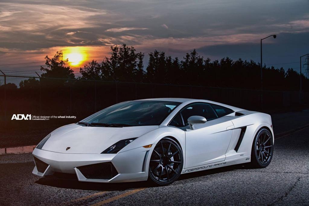 Balloon White Lamborghini