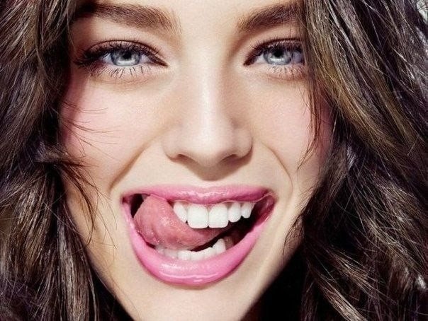 ОТБЕЛИВАЕМ ЗУБКИ НА 1-2 ТОНА! Итак рецепт таков: - чистите зубы как обычно - промываете зубную щетку ...
