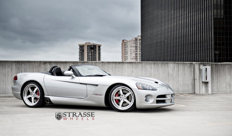 Dodge Viper SRT-10.