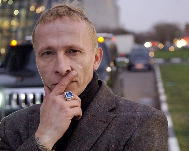 Почему люди считают, что имеют право разрушать чужие жизни? Уходя, обижая, не звоня, бросая на ветер ...