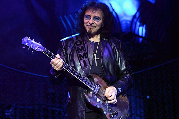     : 19  1948     (Tony Iommi) -  ...