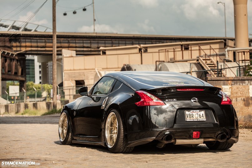 Nissan 370Z. - 4