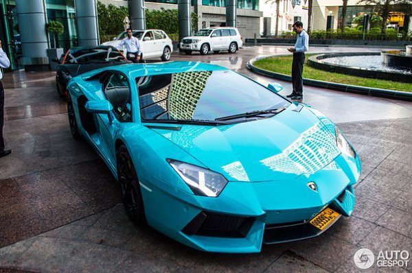 Lamborghini Aventador LP700-4.   V12 Atmo (6498 )  700 ..  8250 ...