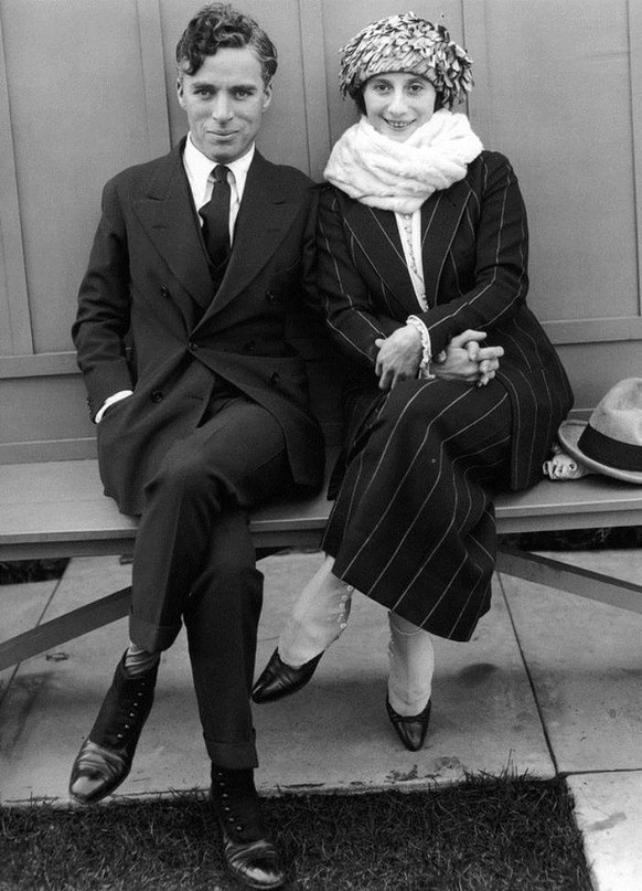      1922 .
