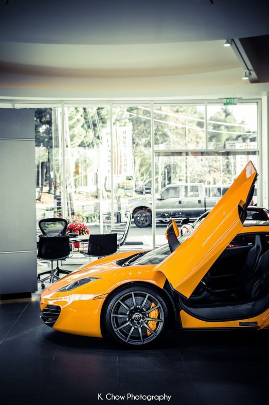 McLaren MP4-12C. - 5