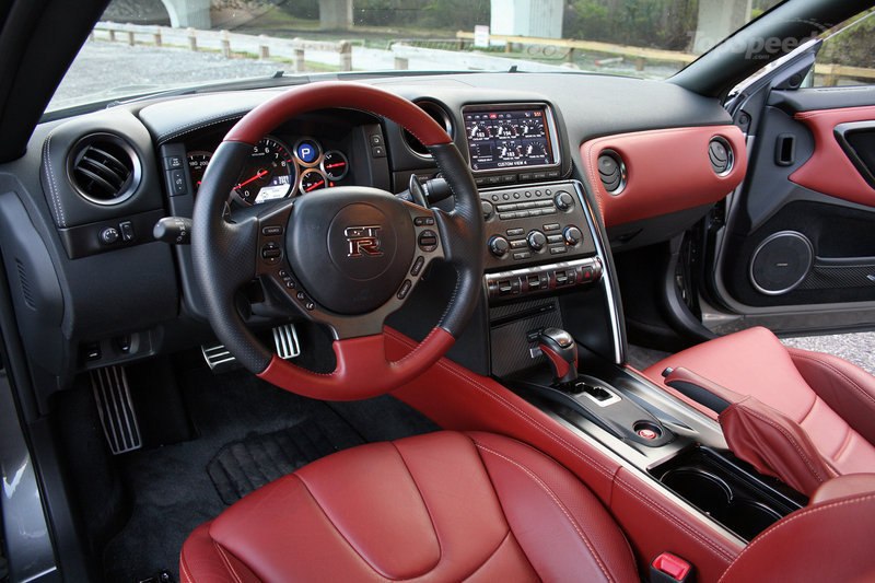 Nissan GT-R , 2015 - 8