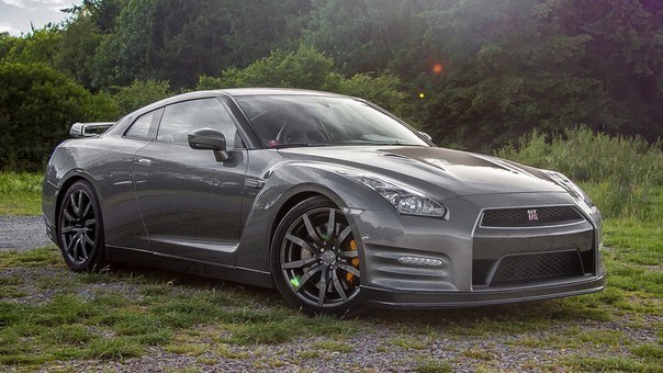 Nissan GT-R