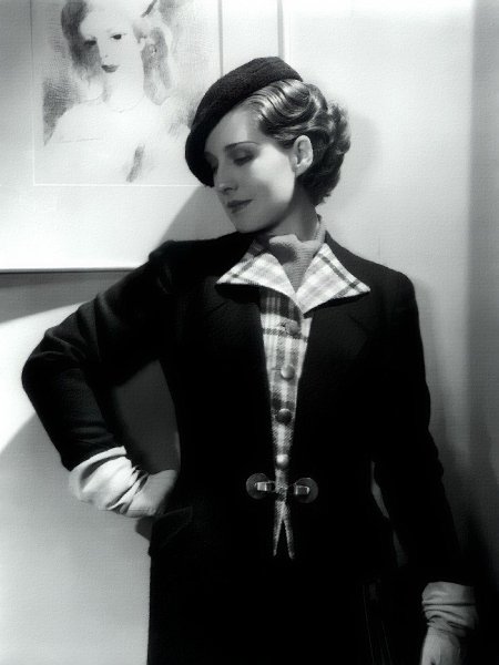 Old Ladies Photos - 47