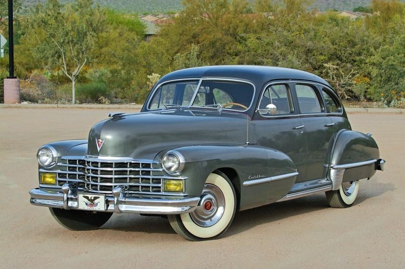 Cadillac Sixty-Two 1947 & Cadillac Seventy-Five Fleetwood 1947 - 2