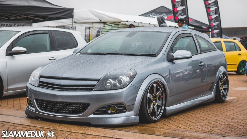 Opel Astra GTC.