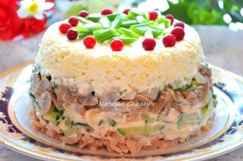 Салаты с копченой курицей: ТОР - 8 рецептов.Копченая курица вкусна сама по себе, ну а разные ... - 9