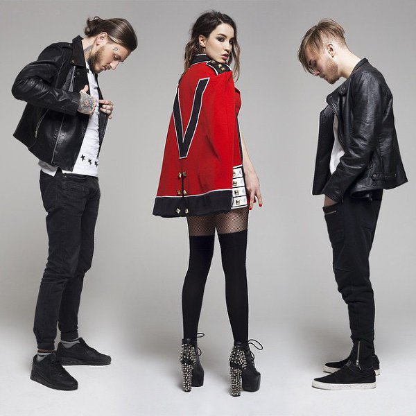 V. By @arsenyjabiev.Make-up @lobanov_alexHair @marina_vaskina@wowtogo_ru V look by @mariagolubeva