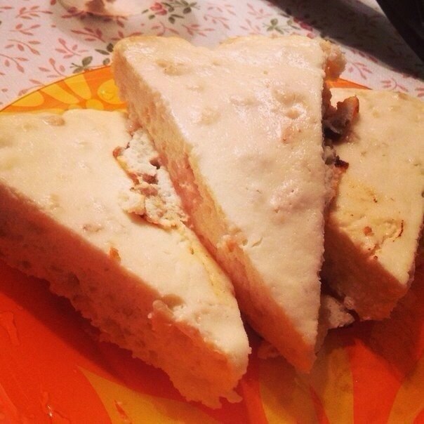 Полезная и вкусная запеканка с овсянкой. На 100 гр.: Б 12.57 Ж 1.57 У 15.31 К 121.83 ккал ...