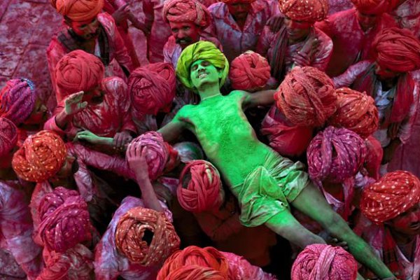 Итак продолжаем сеять светлое и доброе! Традиционно у нас сегодня дети, животные, чудаки и праздники ... - 13