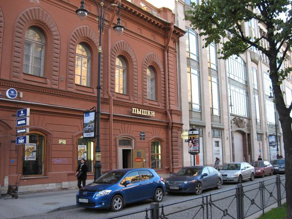 Пышечная на Б. Конюшенной (Желябова).Адрес: Ул. Большая Конюшенная, д.25,метро «Гостиный двор» и ... - 13