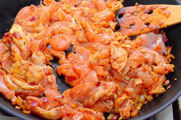 Куриное филе с лимоном и чесноком.Ингредиенты: Куриные грудки — 2 шт. Оливковое масло — 30 мл Лук ... - 8