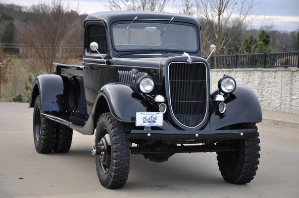 Custom 1935 Ford Pickup 4x4