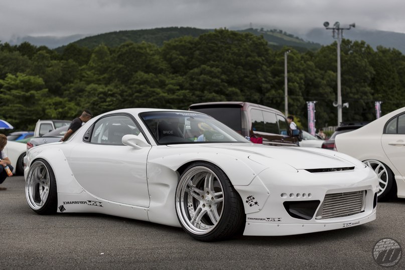 Mazda RX-7.