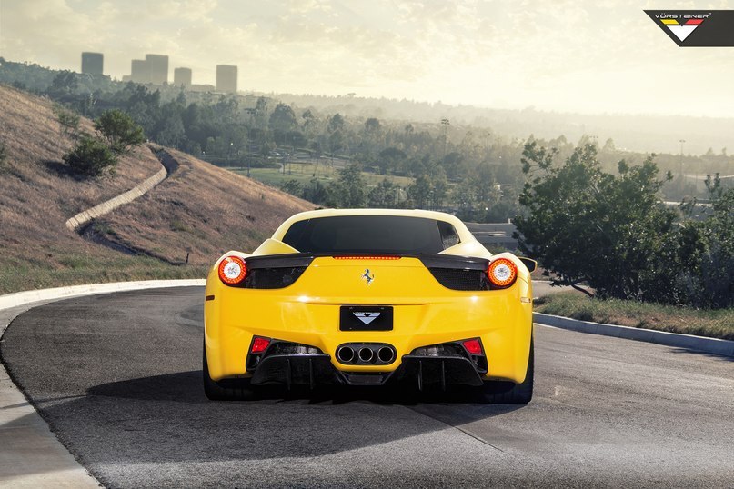 Ferrari 458 Italia - 3