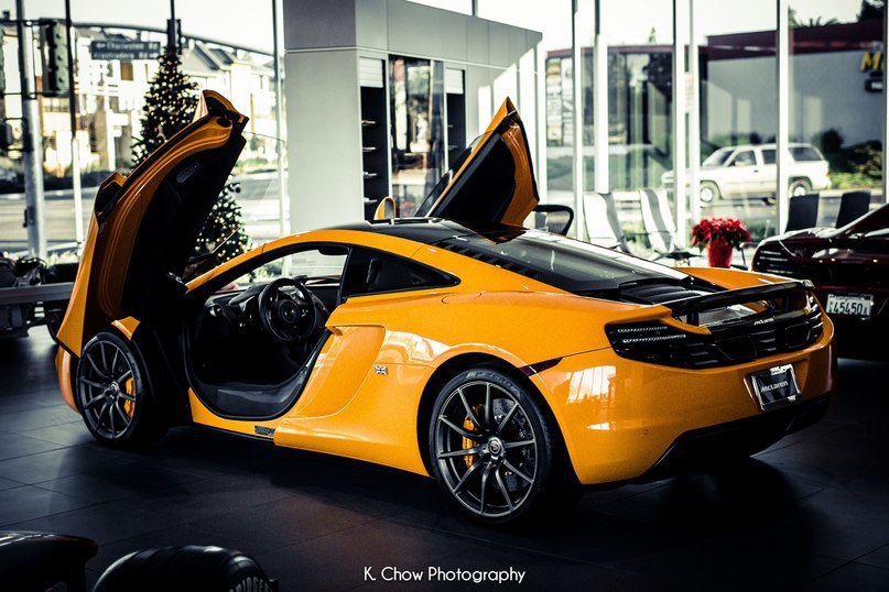 McLaren MP4-12C. - 8