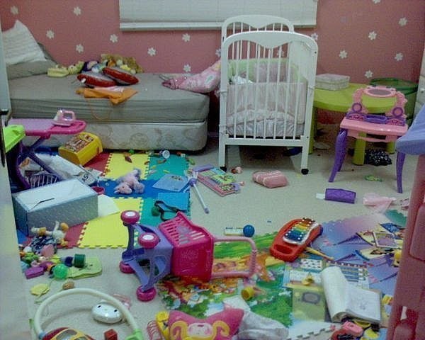 С появлением дома маленького ребенка, процесс уборки начинает напоминать игру в тетрис, в которой ...