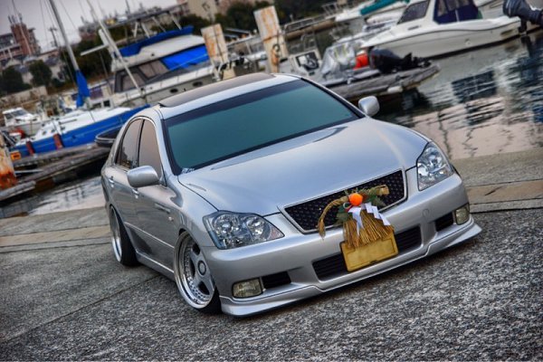 Toyota Crown.