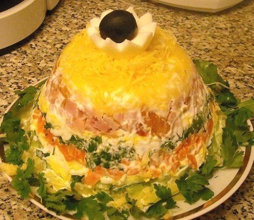 Салаты с копченой курицей: ТОР - 8 рецептов.Копченая курица вкусна сама по себе, ну а разные ... - 5