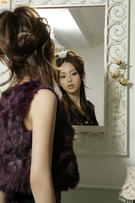 Japan model Aya Hirano - 8