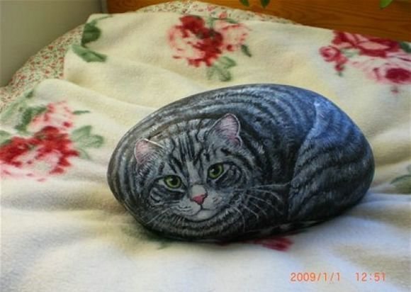 Котики нарисованные на камнях - 4