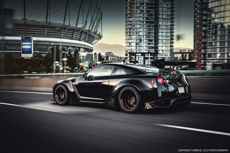 Black LibertyWalk Nissan R35 GTR - 2