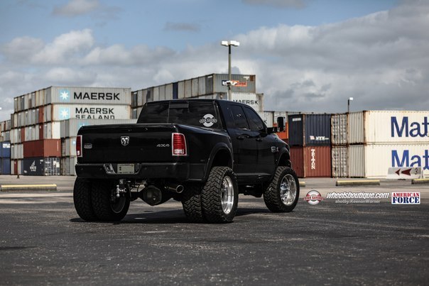Dodge RAM 3500 - 2